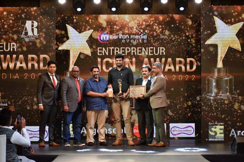 Mr. Abdul Aleem receiving the Entrepreneur Icon India 2022 award